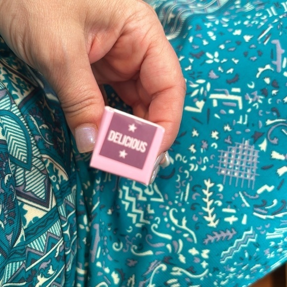 Delicious new in box JEFFREE Star Velour Liquid Lipstick full size make up - Picture 2 of 7